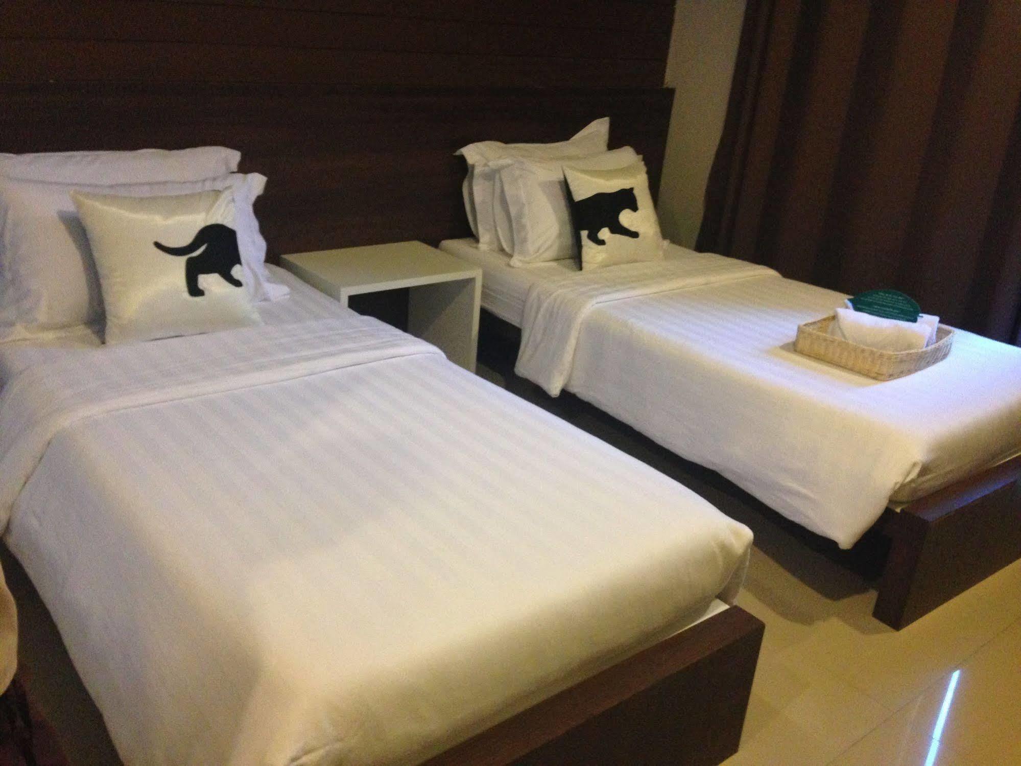 Bed By City Hotel Bangkok Exterior photo